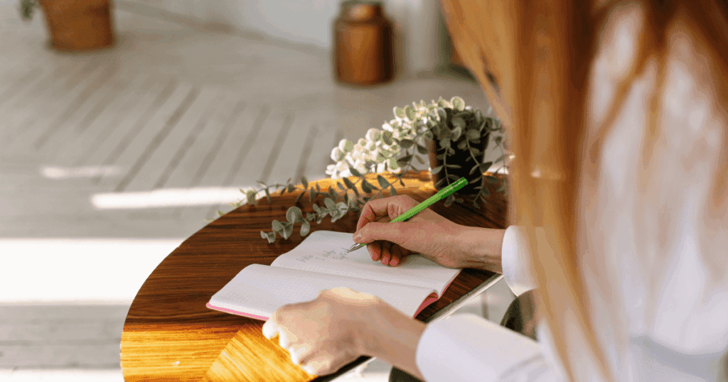 Writing Course Icon What Is a Memoir: Definition & Writing Tips | Fictionary